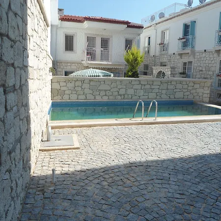 F&g לינה וארוחת בוקר 4*