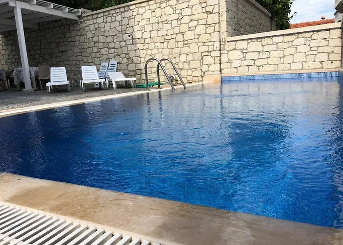 F&g Bed & Breakfast 4*